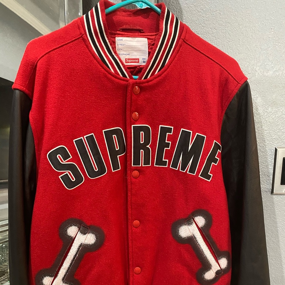 Supreme - Picture 2 of 2